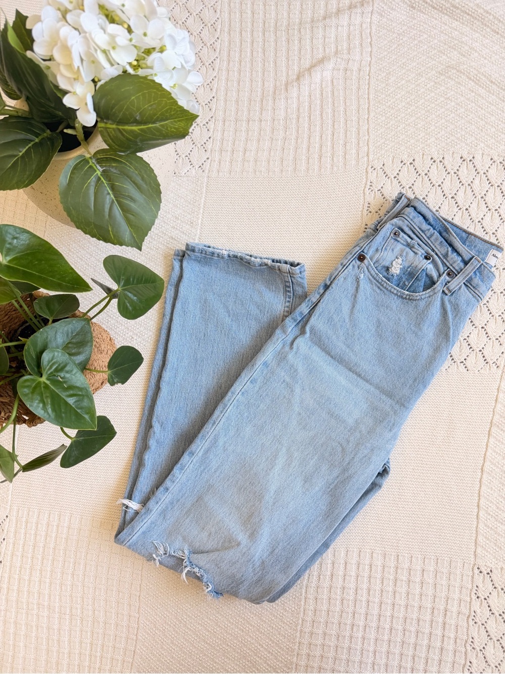Abercrombie & Fitch Curve Love Ultra High Rise Straight Leg Jean 26